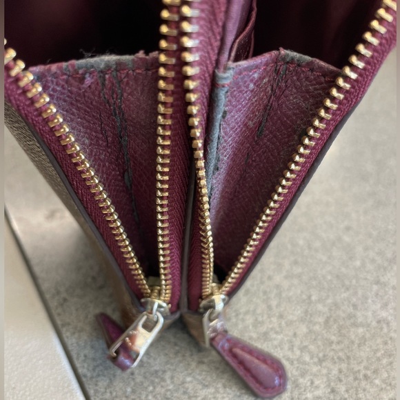 Used Coach Wallet - Picture 3 of 6
